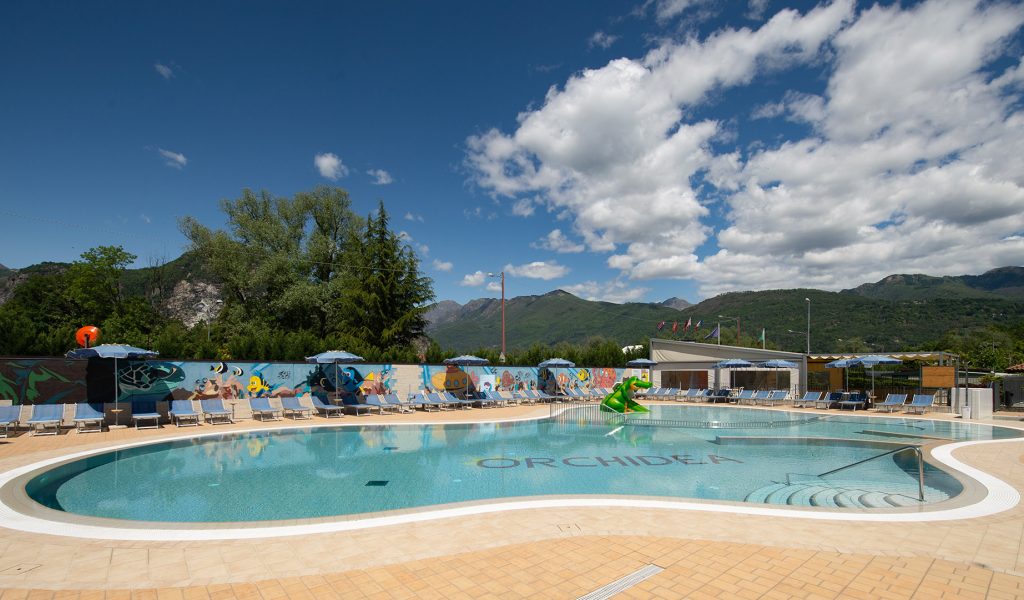 piscina-campeggio-orchidea-feriolo-lago-maggiore